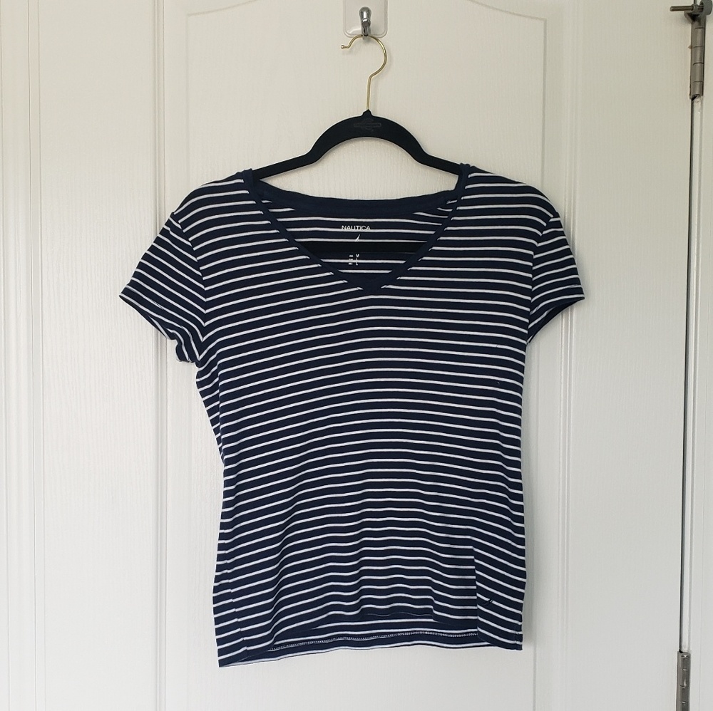 🎈NAUTICA Striped V-neck tee